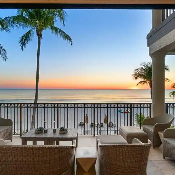 BEAUTIFUL DIRECT BEACHFRONT HOME WITH SPECTACULAR GULF VIEWS
