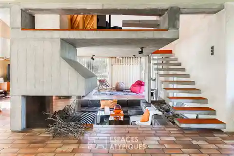 Impressive Home in a Beautiful Natural Setting