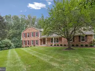 Beautiful Setting in Ridges of Glendilough