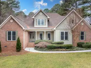 Stunning Family Home in a Peaceful Waterfront Neighborhood