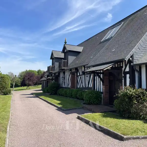 SPACIOUS HARAS PROPERTY ON 2 HECTARES