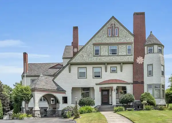 WELL-PRESERVED CIRCA 1887 MANSION