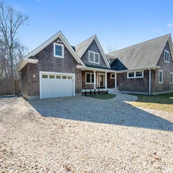 CHARMING TRADITIONAL HOME FOR RENT
