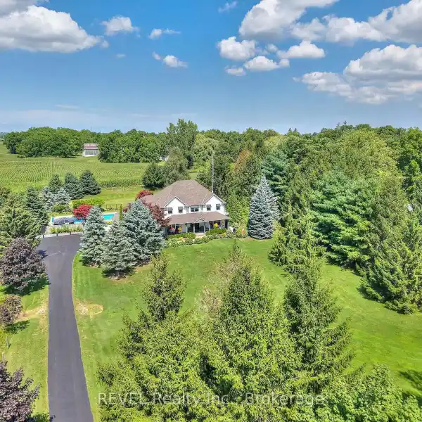 CAREFULLY CRAFTED HOME IN A CAPTIVATING SETTING