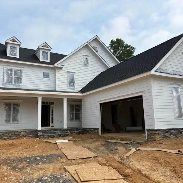 LUXURIOUS WELL APPOINTED NEW HOME