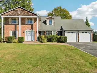 Classic Colonial in Coveted Castle Section