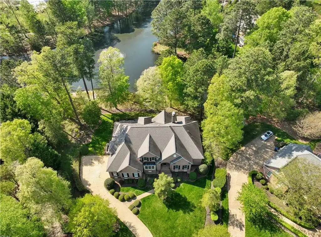 Immaculate All-brick Home in Governor's Land