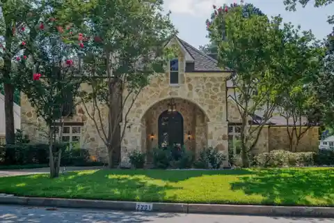 Gorgeous Home in Premier Hollytree