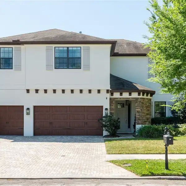 THOUGHTFULLY UPDATED SOUTH TAMPA HOME