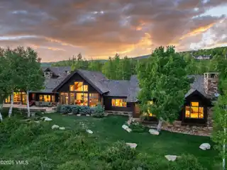 Elegant Mountain Residence with Breathtaking Views