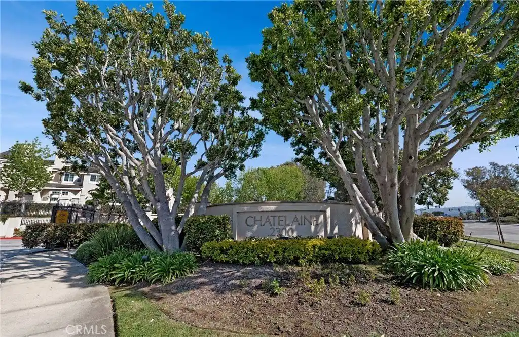 Refined Comfort in a Gated Retreat