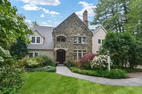 Exquisite Living with Grand Entertaining Spaces