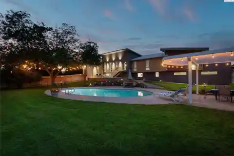 Country Oasis of Five Sprawling Acres