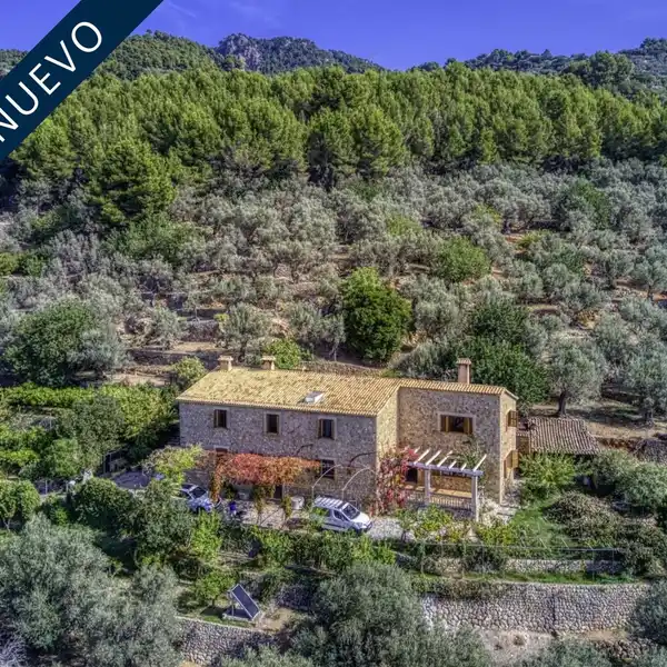 SPECTACULAR PROPERTY WITH A RENOVATED EIGHTEENTH CENTURY HOUSE