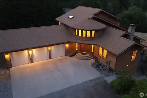 Hidden Paradise with Room to Grow