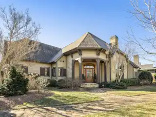 Luxury and Comfort in Popular Cove Park