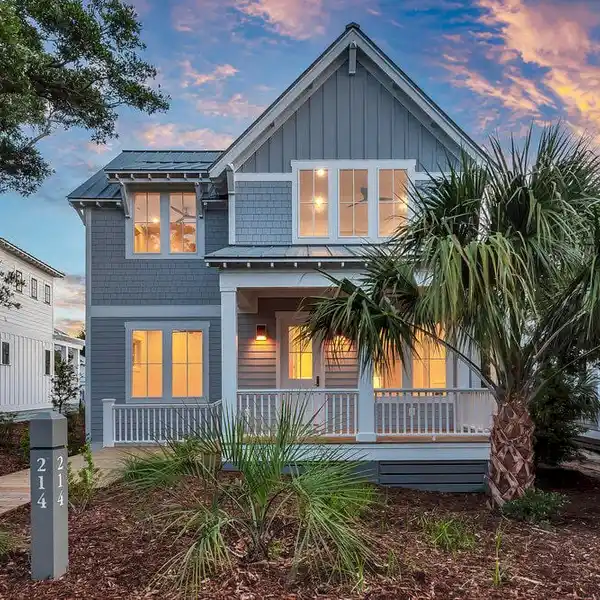 SOUTHERN CHARM MEETS COASTAL MODERN