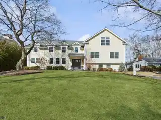 Custom Home on a Picturesque Lot in Rolling Hill