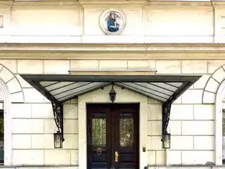 Pustet Villa - Historic City Gem