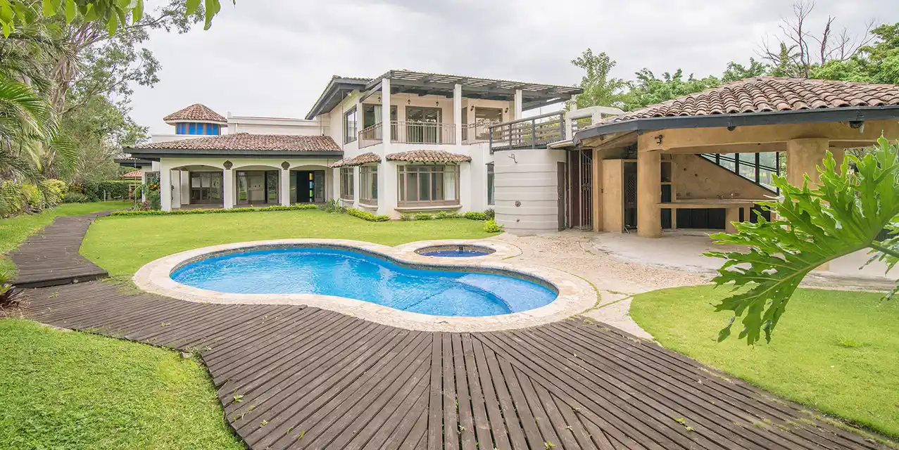 Warm Spanish-colonial Style