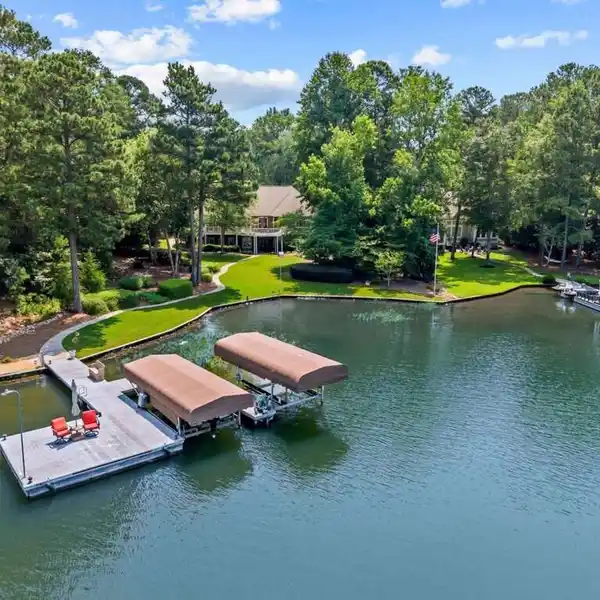 LAKE OCONEE RETREAT IN EMERALD SHORES