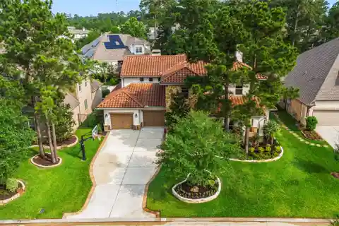 Luxury Living in the Heart of Creekside Park