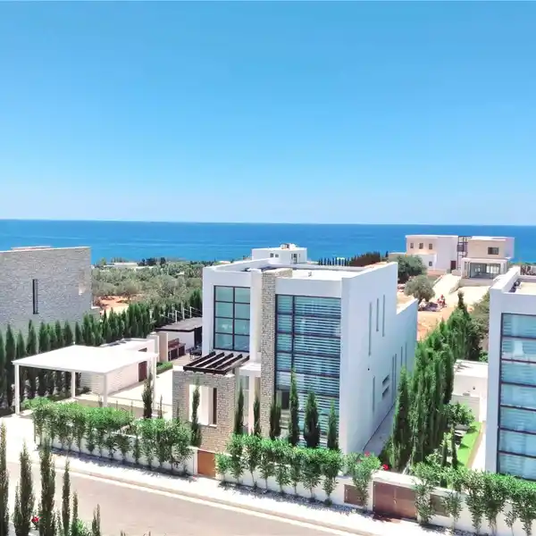 STUNNING VILLA IN THE PRESTIGIOUS CAP ST. GEORGE