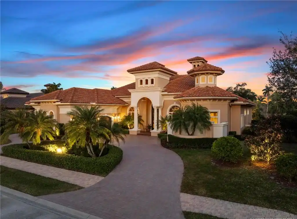 The Perfect Blend of Elegance and Privacy