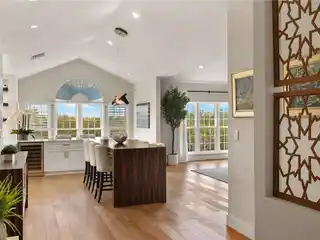 Fully Renovated Corner Penthouse in Windstar on Naples Bay