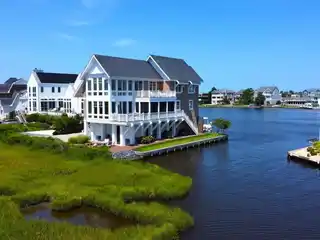 Ophisticated Modern Bayfront Beach Home