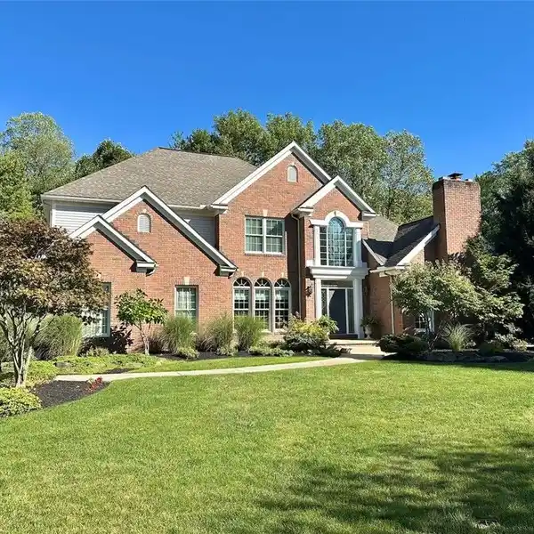 PRESTIGE-BUILT BEAUTY IN PRIME LOCATION