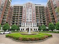 URBAN UNIT WITH BREATHTAKING PARK VIEWS