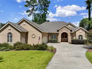 Lakefront Living at Its Finest