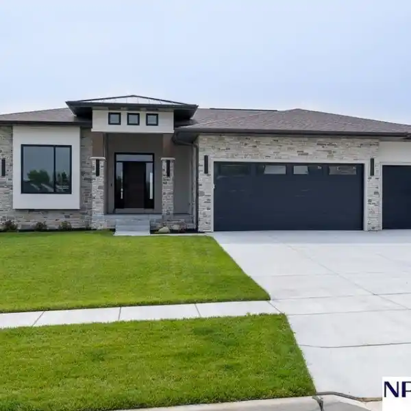 UNIQUE DESIGNER HOME