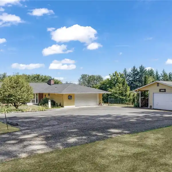 SPACIOUS HOME PERFECT FOR MULTI-GEN LIVING