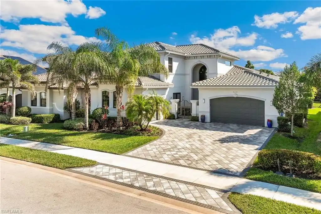 Exceptional Residence in the Heart of North Naples