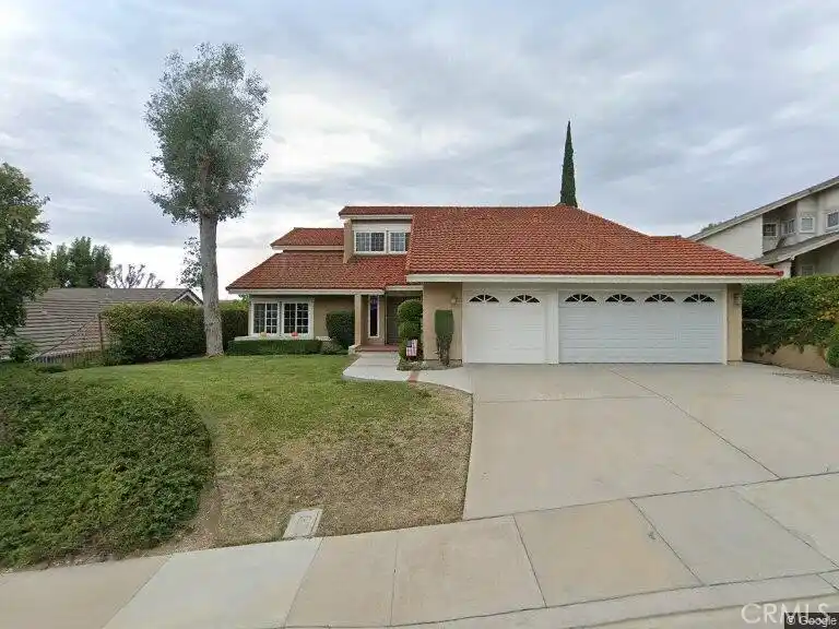 Beautifully Maintained Home in Via Verde