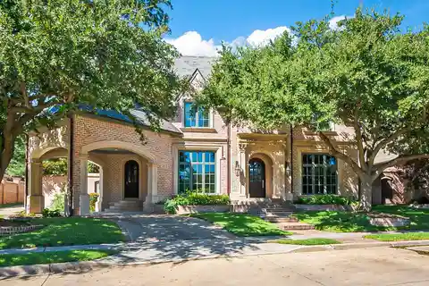 Custom Estate in Prestigious Stonebriar Park
