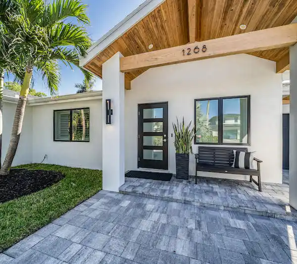 CHARMING RANCH STYLE HOME IN LAKE PARK