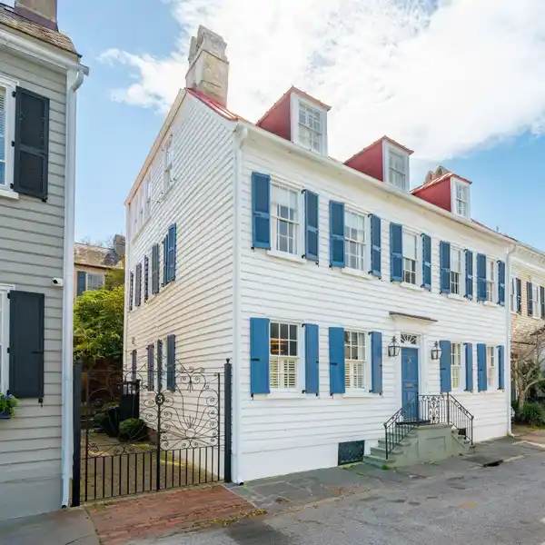 THE CAPTAIN BENJAMIN SMITH HOUSE