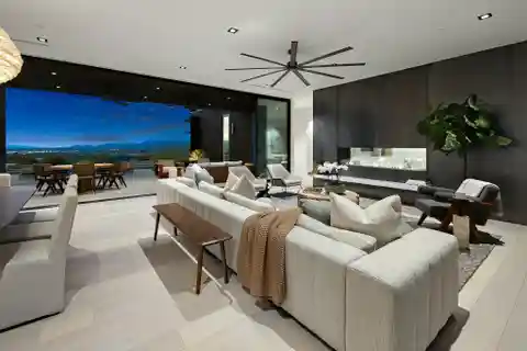 Architectural Gem in Desert Palisades