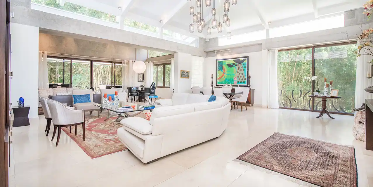 Villa Illuminata Welcomes You and Guests 