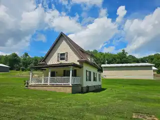 Country Living with Versatile Acreage