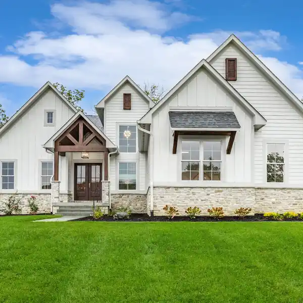 NEW RESIDENCE ON A DESIRABLE LOT