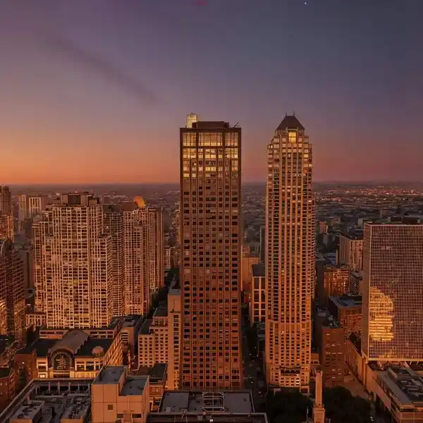 CORNER SKY HOME WITH SWEEPING VIEWS