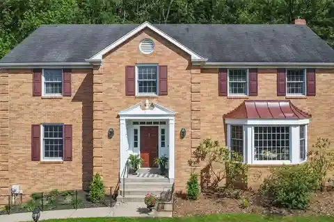 Spacious Home on a Desirable Cul-De-Sac