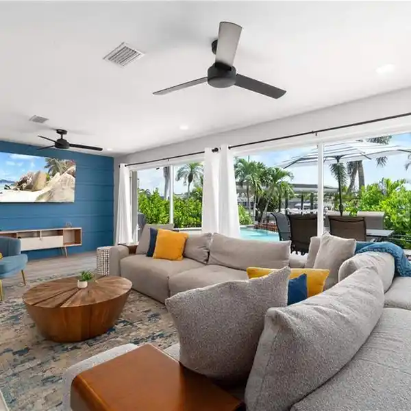 BEAUTIFULLY RENOVATED GULF-ACCESS HOME