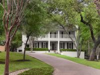 CHARMING TRADITIONAL-STYLE HOME IN TREEMONT