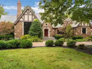 Bespoke Light-filled Tudor