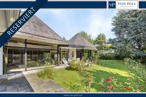Exceptional Bungalow with Expansion Potential on a Dream Plot